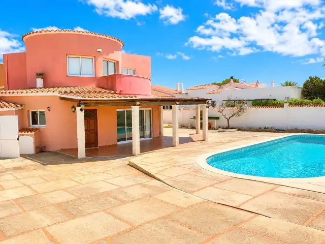 Villa con piscina in vendita a Cala en Blanes