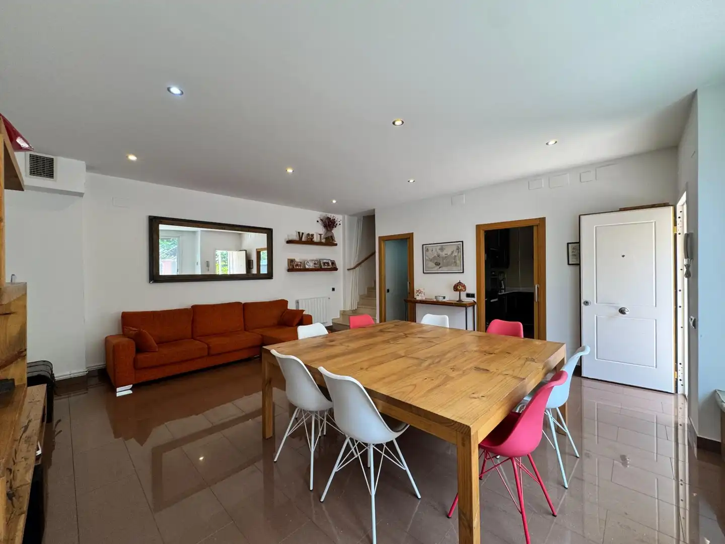 Comedor de Casa adosada en venta en Gavà con Aire acondicionado, Calefacción y Jardín privado