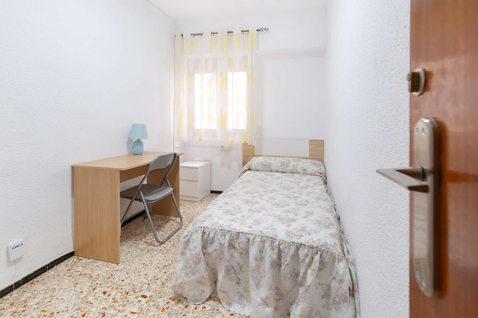 Dormitori de Pis per a compartir en Elche / Elx amb Aire condicionat, Calefacció i Terrassa