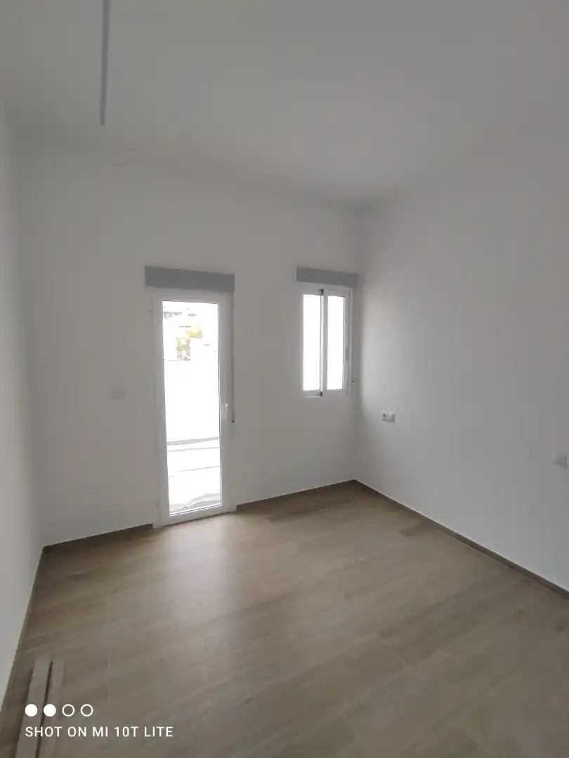Einfamilien-Reihenhaus zum Verkauf in Elche / Elx mit Terrasse und Balkon