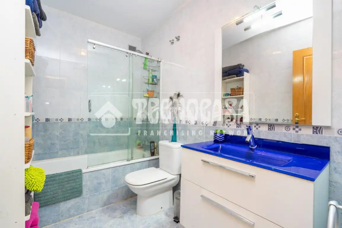 Badezimmer von Wohnung zum Verkauf in Colmenar Viejo mit Klimaanlage, Heizung und Balkon