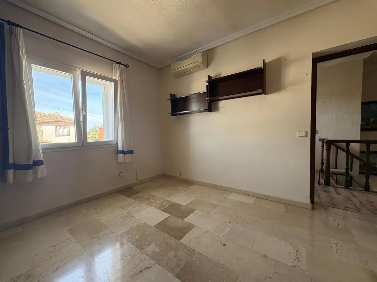 Bedroom of Houses for sale in Algeciras  with Air Conditioner, Private garden and Terrace