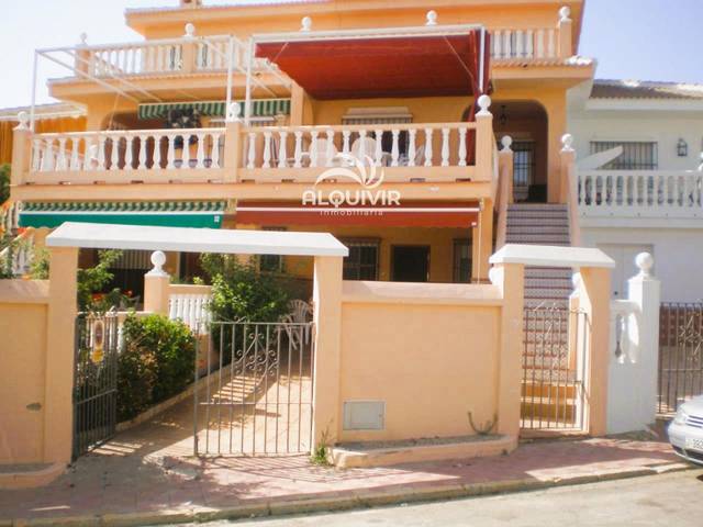 Casa adosada en Venta en Centro - Torre de la Higuera