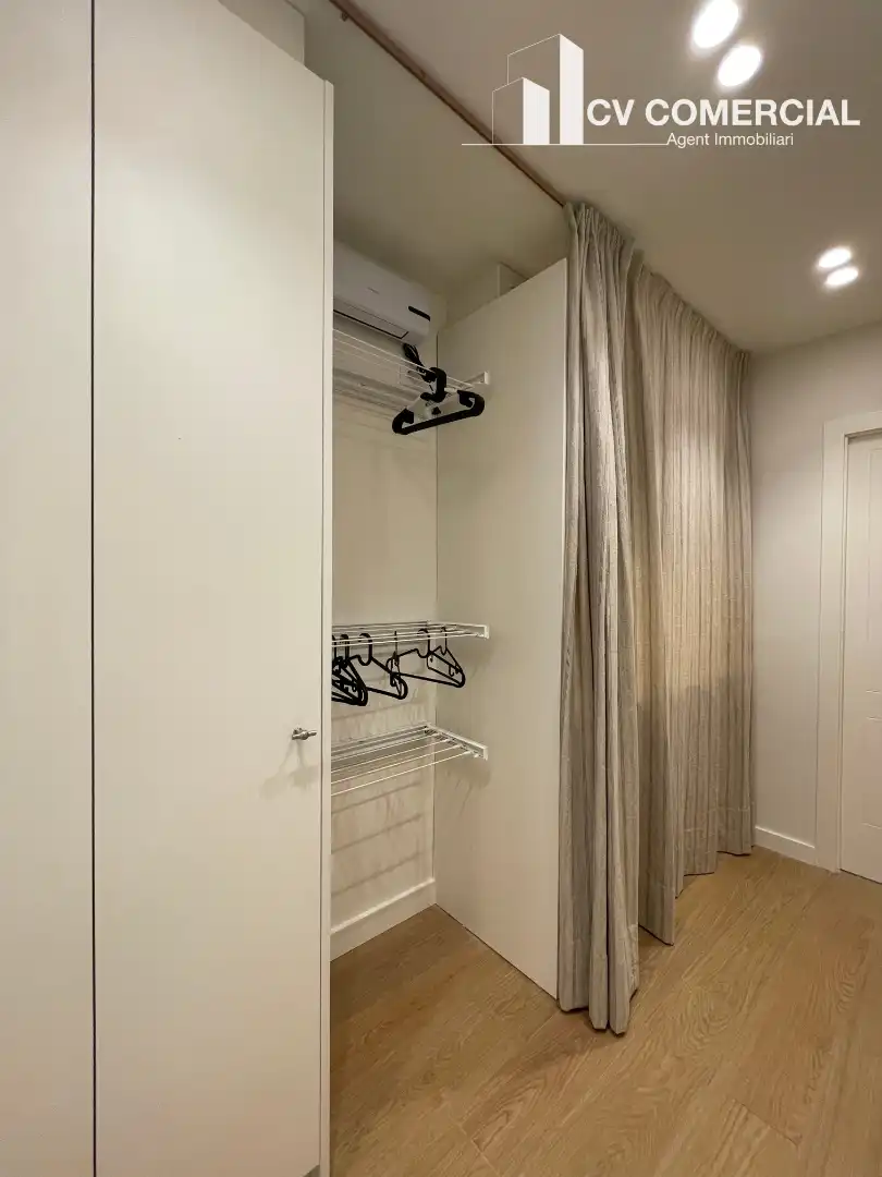 Bedroom of Flat for sale in Barcelona  with Air Conditioner, Heating and Parquet flooring