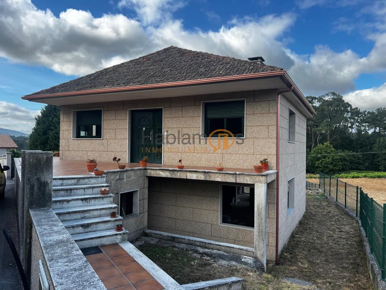 Exterior view of House or chalet for sale in Pontevedra Capital   with Heating, Private garden and Parquet flooring