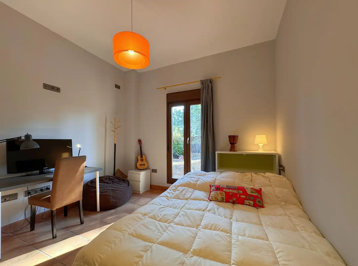 Habitación de Casa o chalet en venta en Carmona con Aire acondicionado, Calefacción y Jardín privado