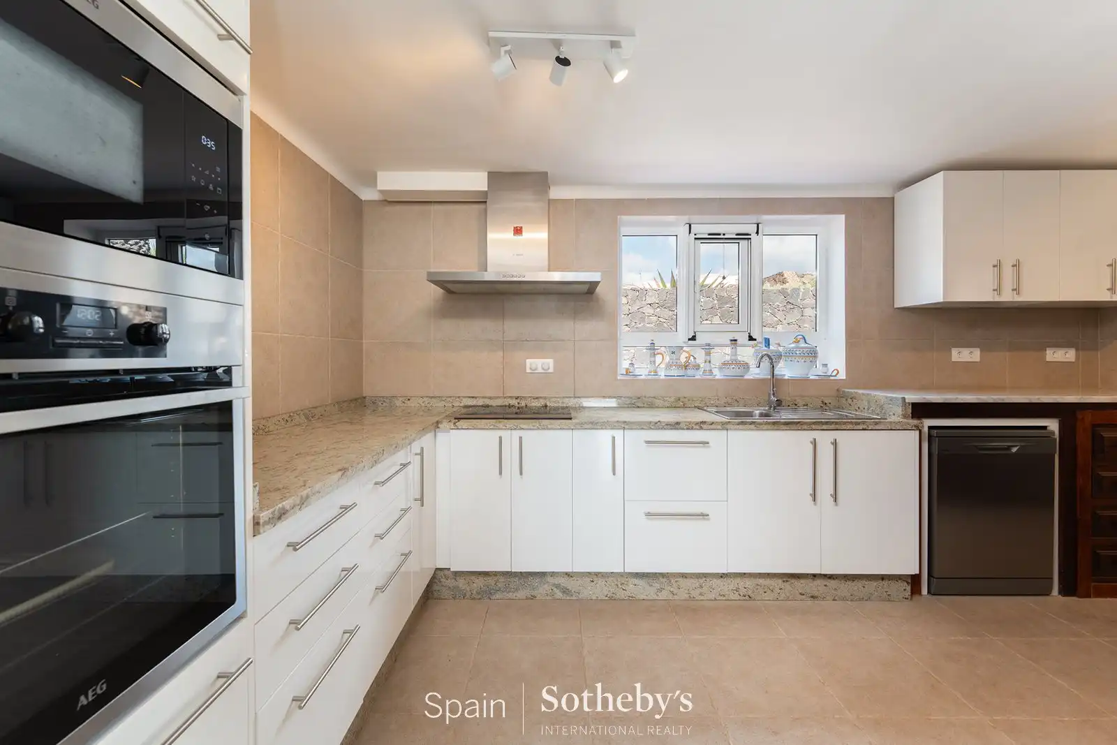 Cocina de Casa o chalet en venta en Yaiza con Jardín privado, Terraza y Trastero