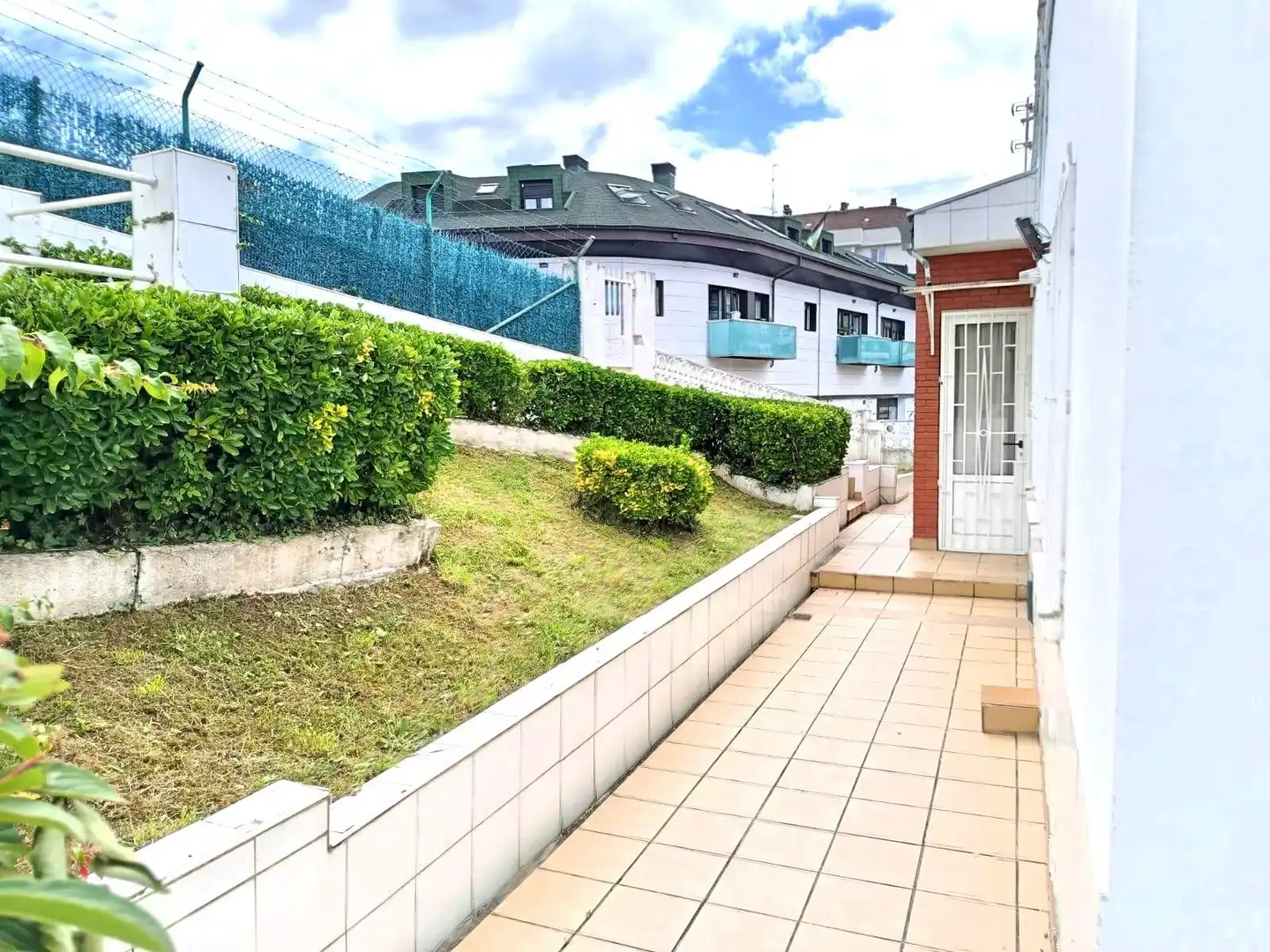Terrasse von Erdgeschoss zum Verkauf in Medio Cudeyo mit Heizung, Privatgarten und Terrasse
