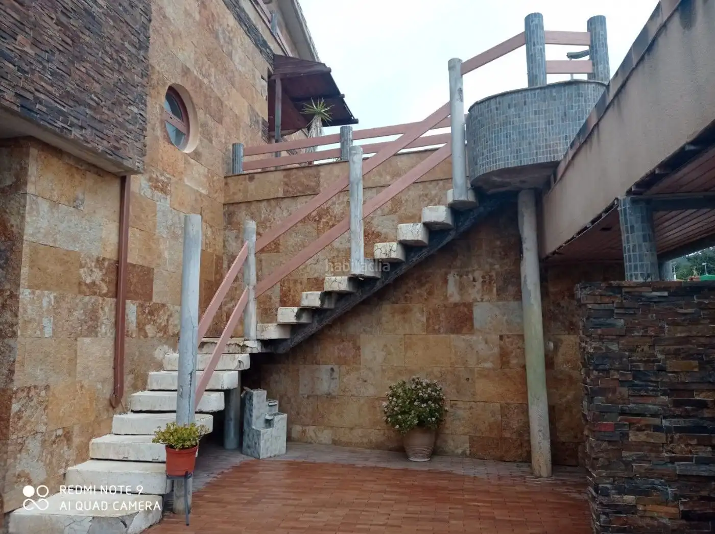 Vista exterior de Casa o xalet en venda en Viladecavalls amb Aire condicionat, Traster i Piscina
