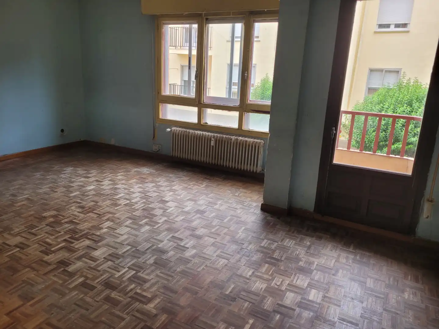 Sala d'estar de Pis en venda en Soria Capital  amb Calefacció i Parquet