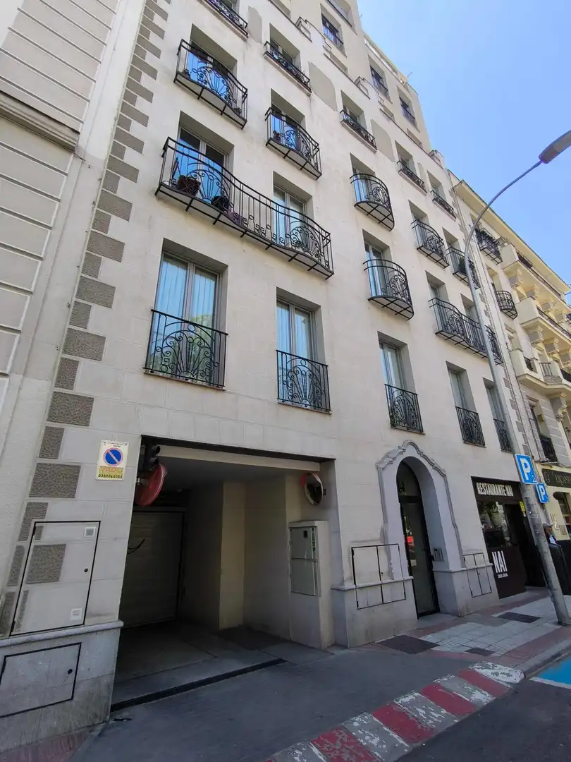 Exterior view of Garage for sale in Madrid