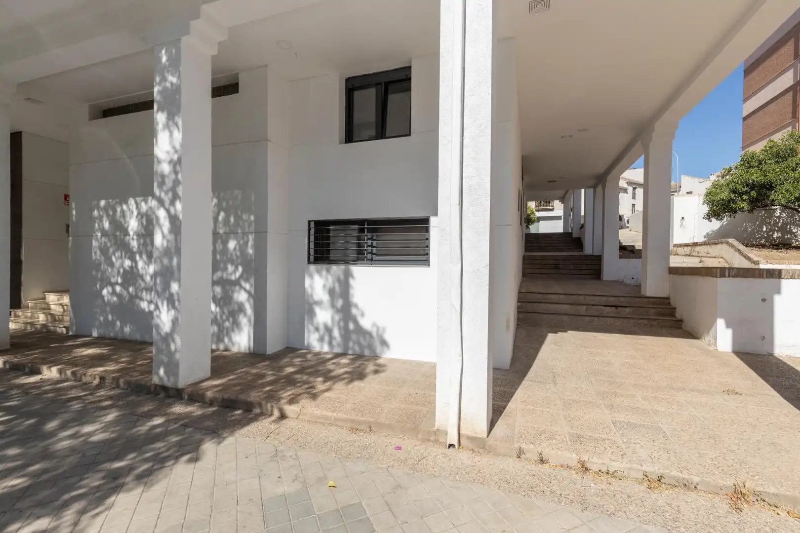 Vista exterior de Planta baja en venta en Granada con Aire acondicionado, Calefacción y Amueblado