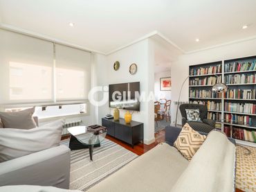 Piso con ascensor en venta en Barajas