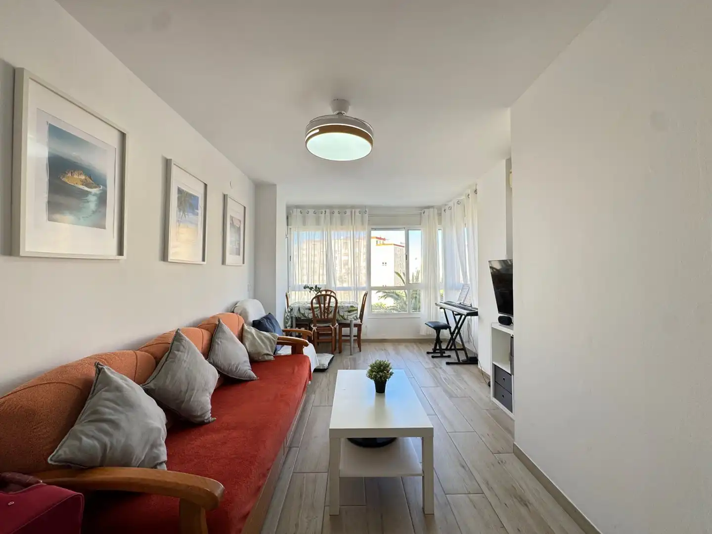 Wohnzimmer von Wohnung zum Verkauf in Torrox mit Klimaanlage, Terrasse und Möbliert