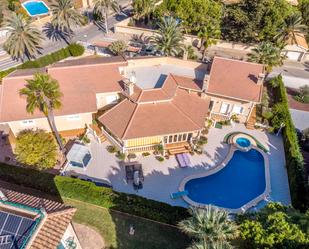 Vista exterior de Casa o xalet en venda en Orihuela amb Aire condicionat, Calefacció i Terrassa
