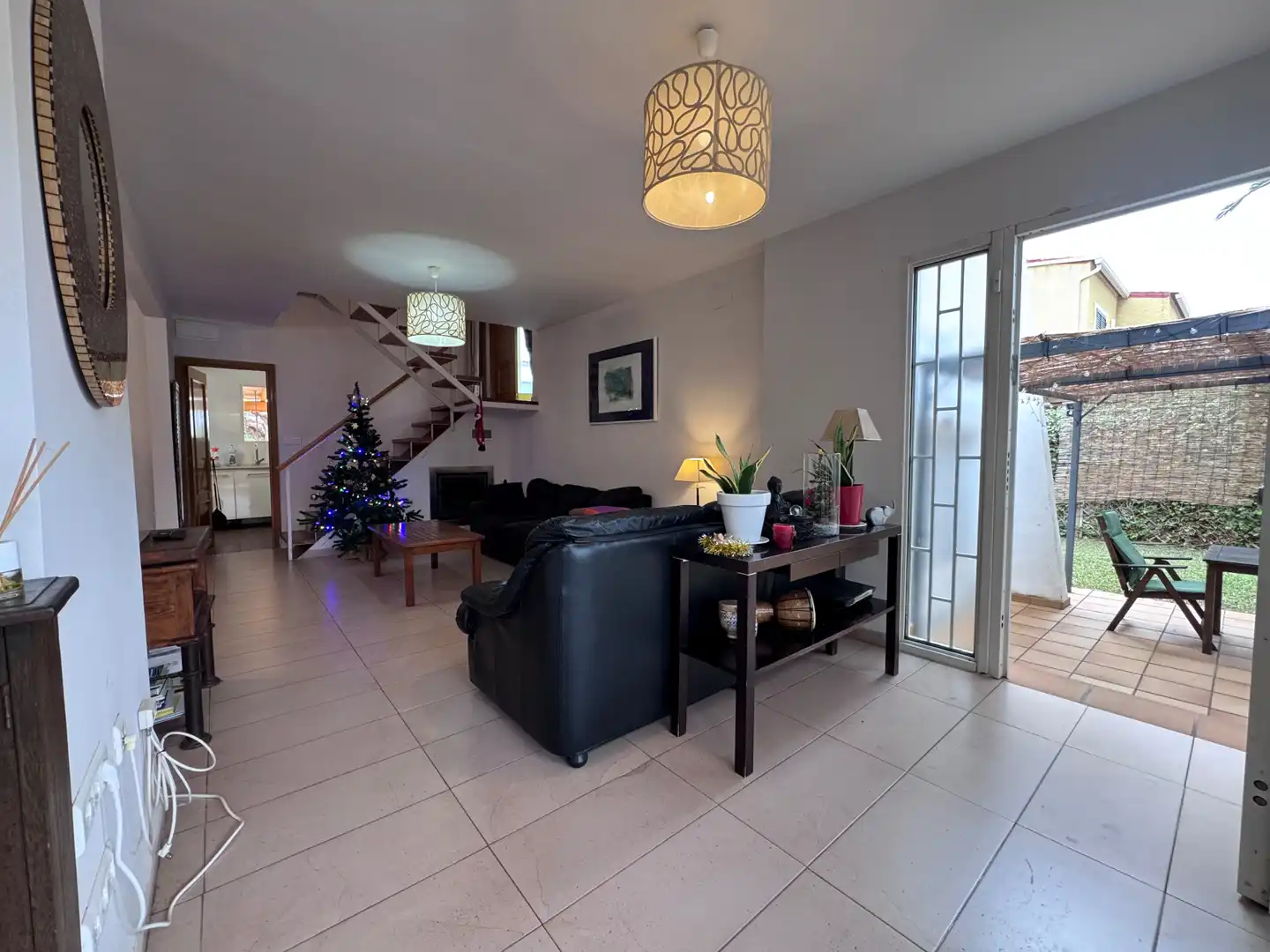 Sala de estar de Casa adosada en venta en Benicasim / Benicàssim con Aire acondicionado, Calefacción y Jardín privado