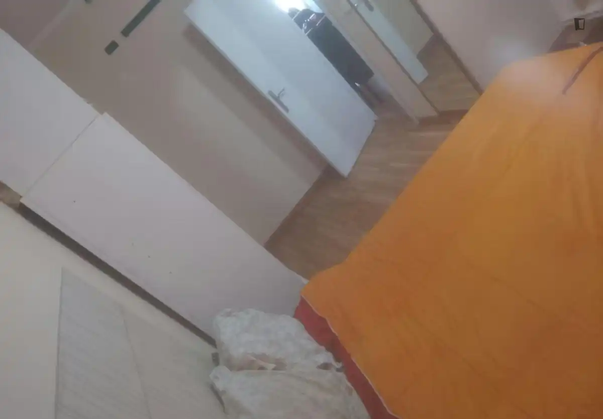 Cuina de Apartament per a compartir en Barcelona amb Moblat, Forn i Rentadora