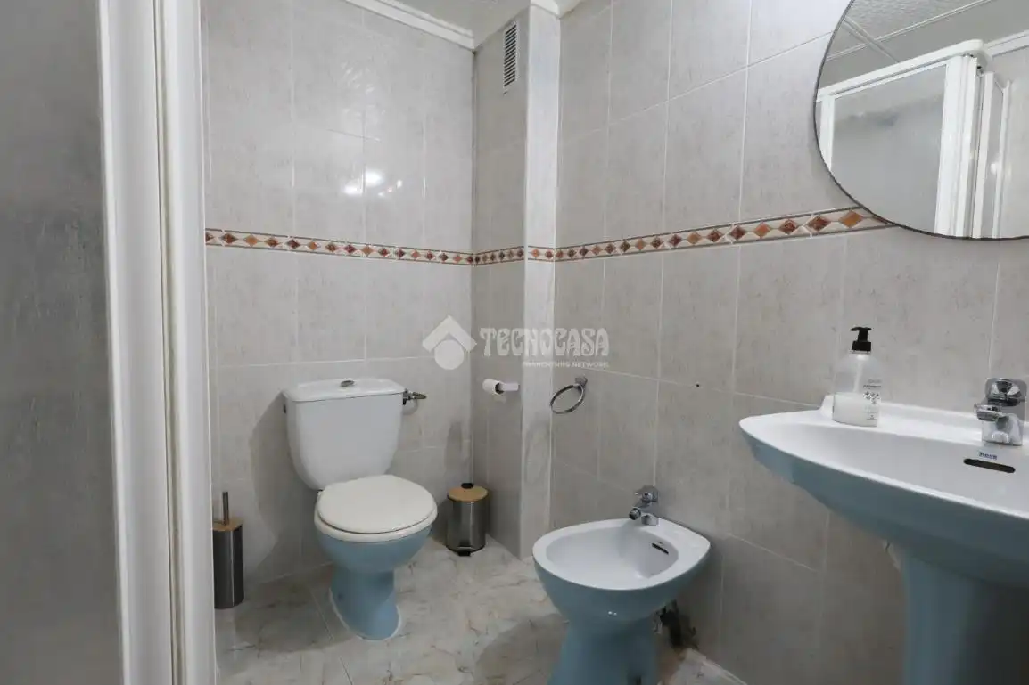 Baño de Piso en venta en Sagunto / Sagunt