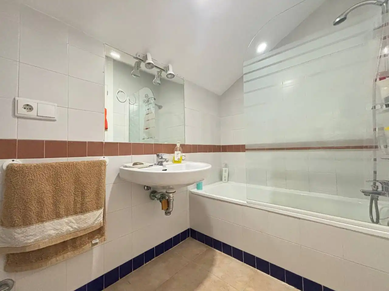 Bany de Apartament en venda en Islantilla amb Aire condicionat, Calefacció i Terrassa