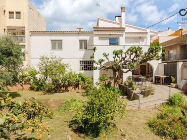 House with balcony for sale in Carrer FIGUERES