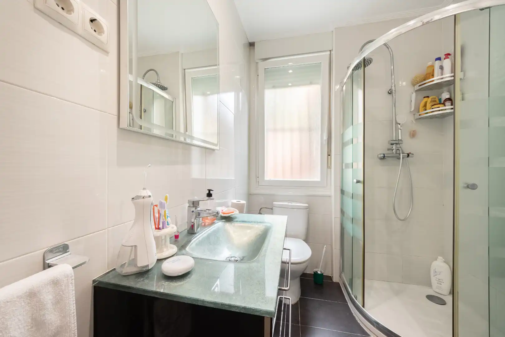 Bathroom of Flat for sale in Bilbao   with Heating, Parquet flooring and Furnished
