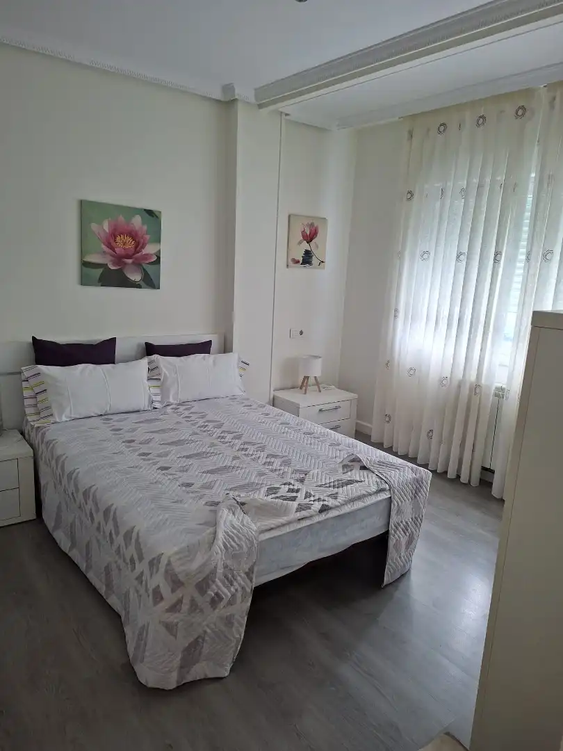 Schlafzimmer von Wohnung zur Miete in Castrillón mit Heizung, Terrasse und Möbliert