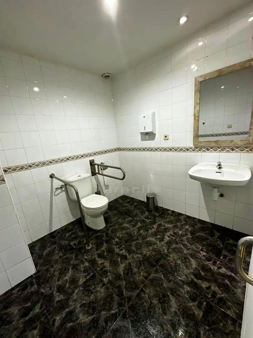Business premises for sale in Eixample, imagen 9
