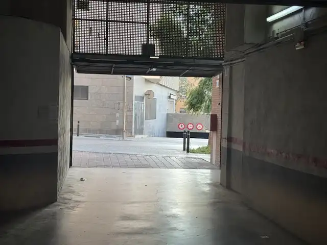 Parkplatz von Garage zum Verkauf in Barcelona mit Alarm