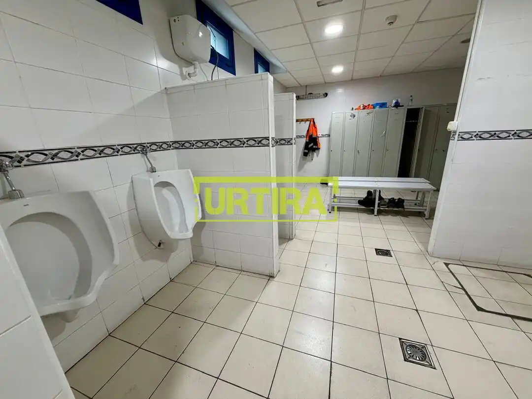 Baño de Nave industrial de alquiler en Irun 