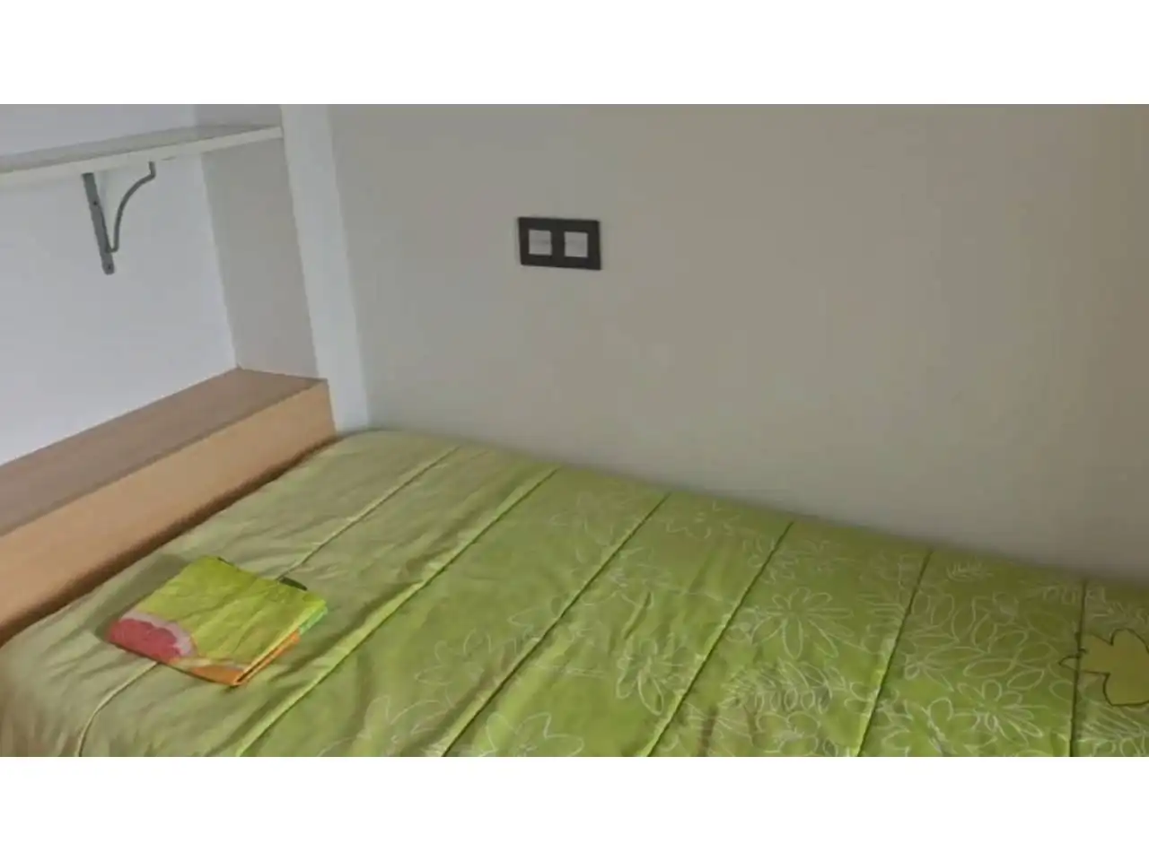Habitación de Piso en venta en Ourense Capital  con Calefacción, Trastero y Amueblado