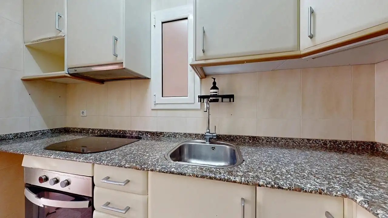 Cuina de Pis en venda en Barcelona amb Parquet