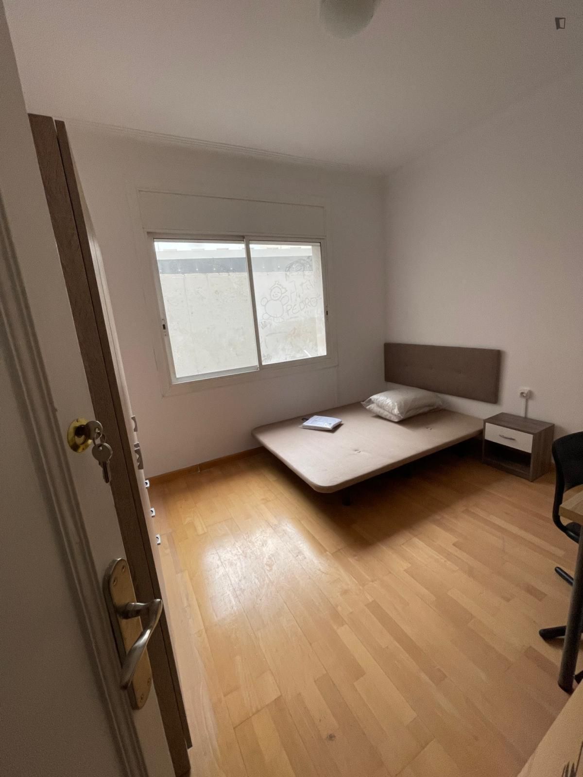 Bedroom of Apartment to share in  Barcelona Capital  with Furnished, Washing machine and Internet