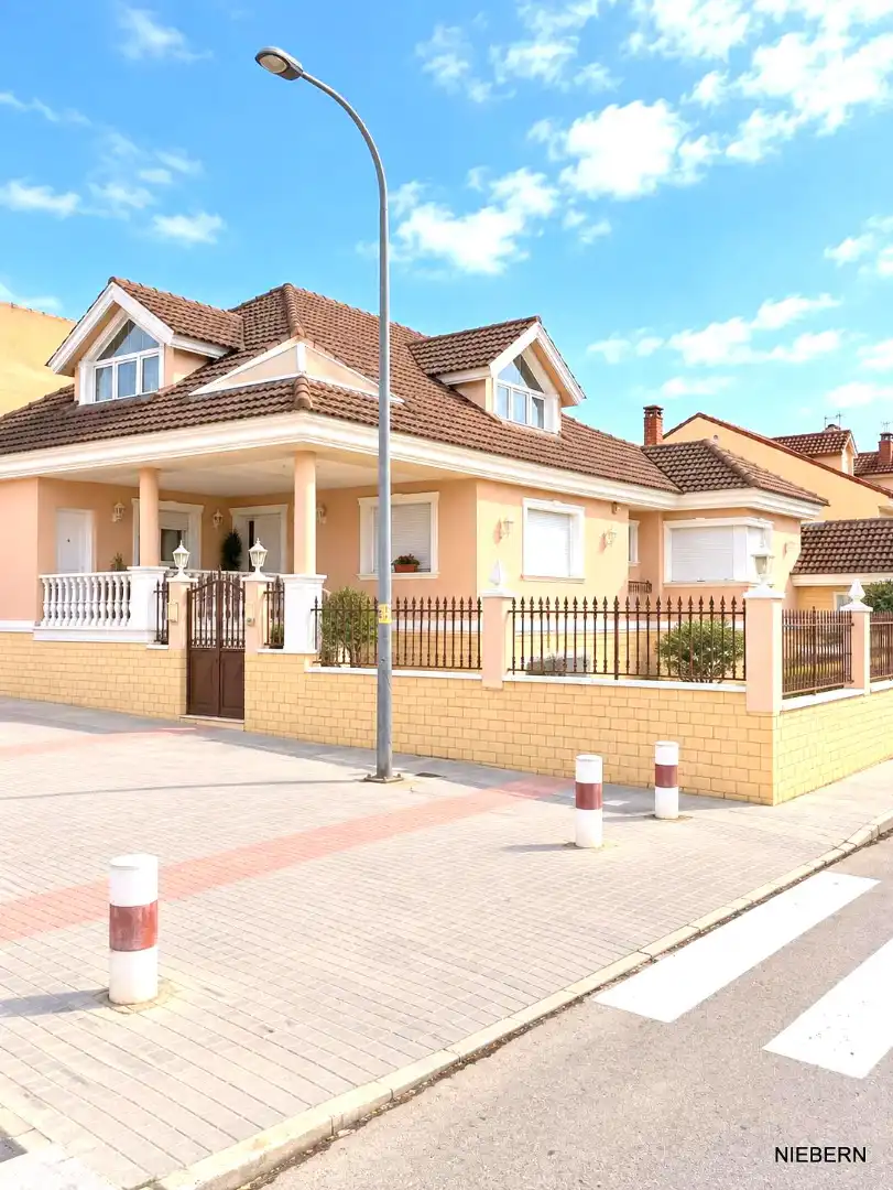 Vista exterior de Casa o chalet en venta en Cartagena con Aire acondicionado, Jardín privado y Terraza