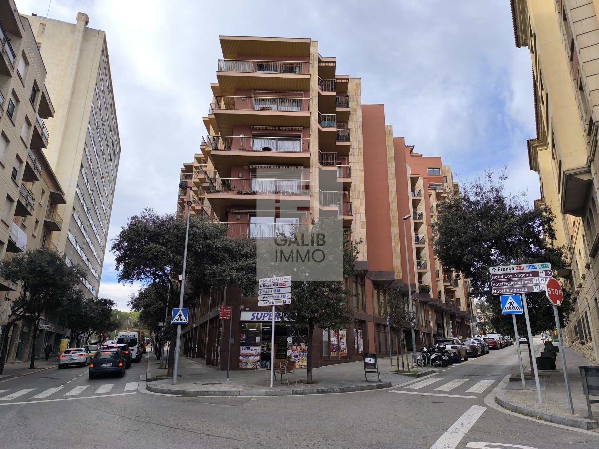Vista exterior de Pis en venda en Figueres amb Aire condicionat i Calefacció
