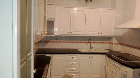 Foto 5 de Casa adosada en venta en Calle Borosa, 14, Mengíbar, Jaén