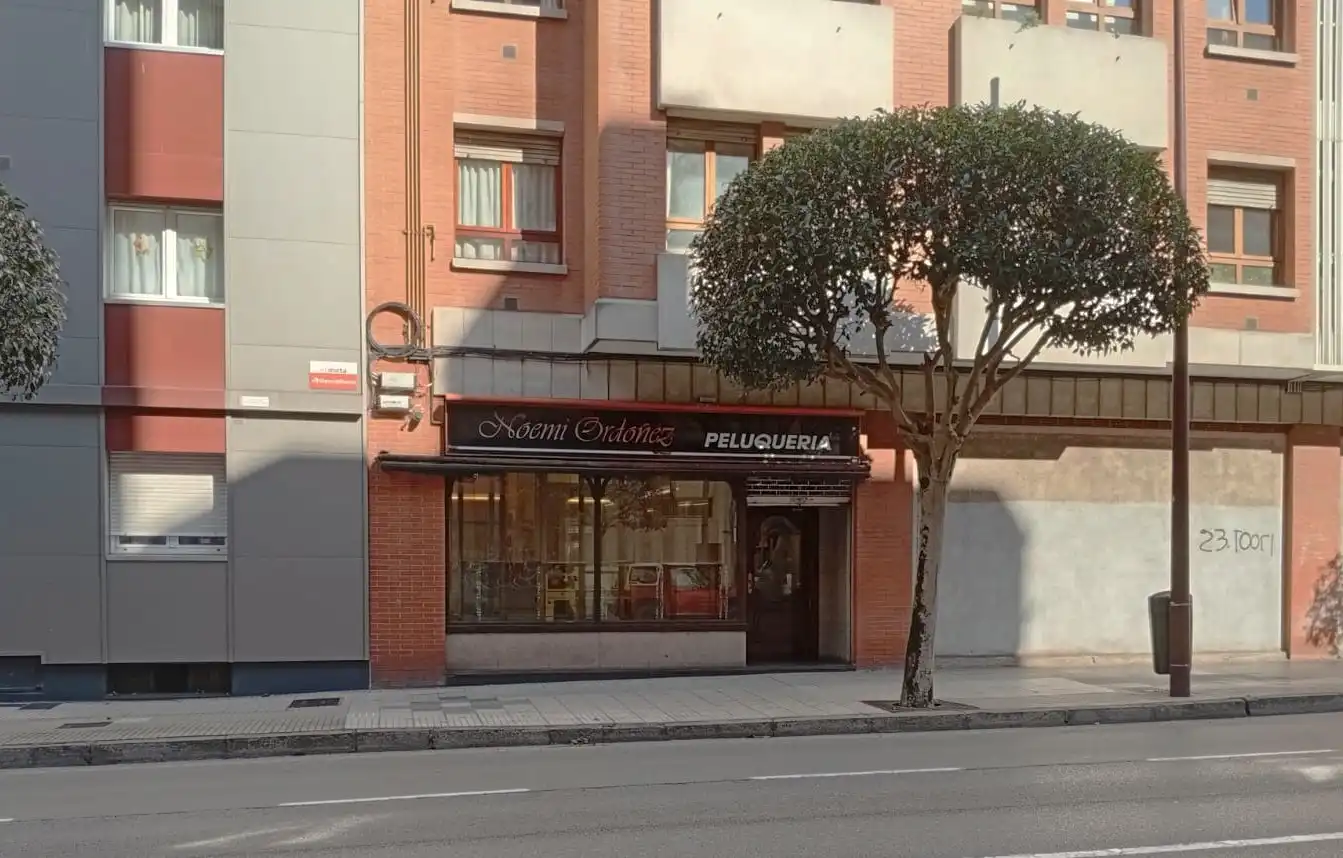 Local en venda en Gijón  amb Calefacció i Moblat