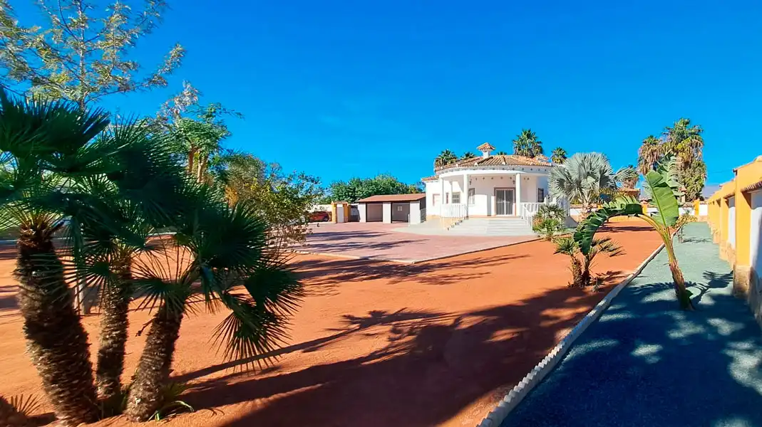 Vista exterior de Casa o xalet en venda en Catral amb Jardí privat i Terrassa