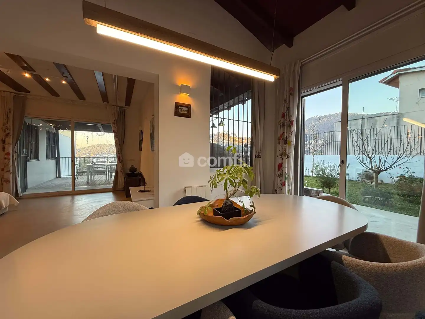 Comedor de Casa adosada de alquiler en Sant Vicenç Dels Horts con Aire acondicionado, Calefacción y Terraza