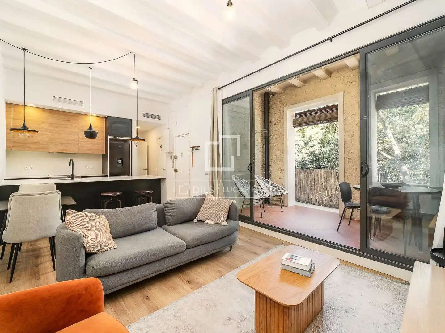 Vista exterior de Piso en venta en Barcelona con Aire acondicionado, Calefacción y Terraza