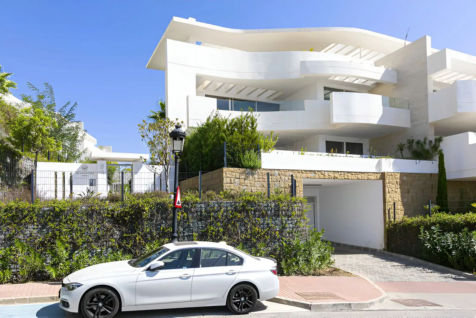 Exterior view of Ground floor for sale in Marbella  with Air Conditioner, Terrace and Storage room