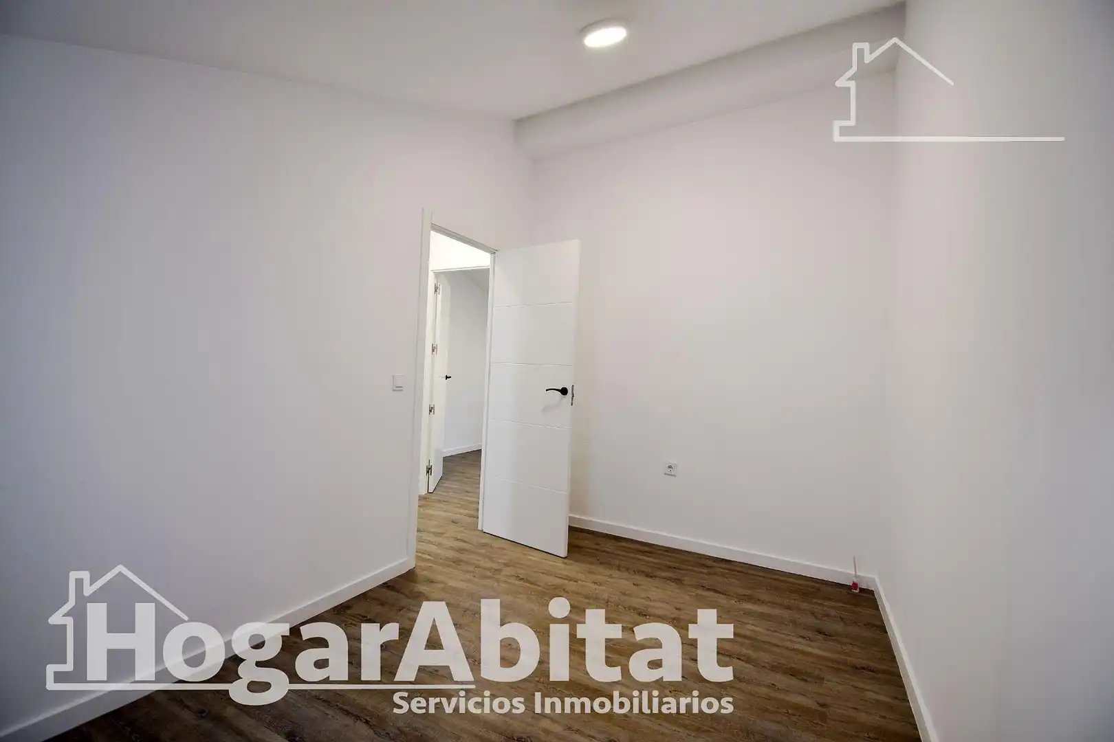 Bedroom of Houses for sale in Tavernes de la Valldigna  with Parquet flooring and Terrace