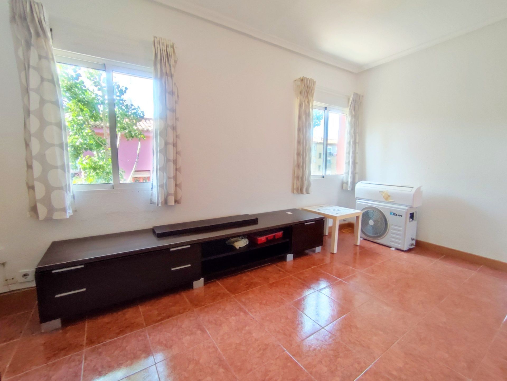 Flat to rent in Grupo María Andrea Casamayor y de la Coma, Las Fuentes