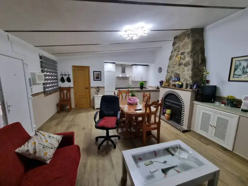 Detached house with pool for sale in Malpartida de Plasencia, imagen 4