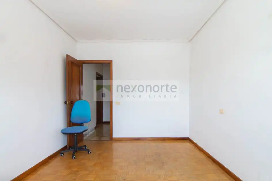 Habitación de Piso en venta en As Pontes de García Rodríguez  con Terraza, Trastero y Balcón