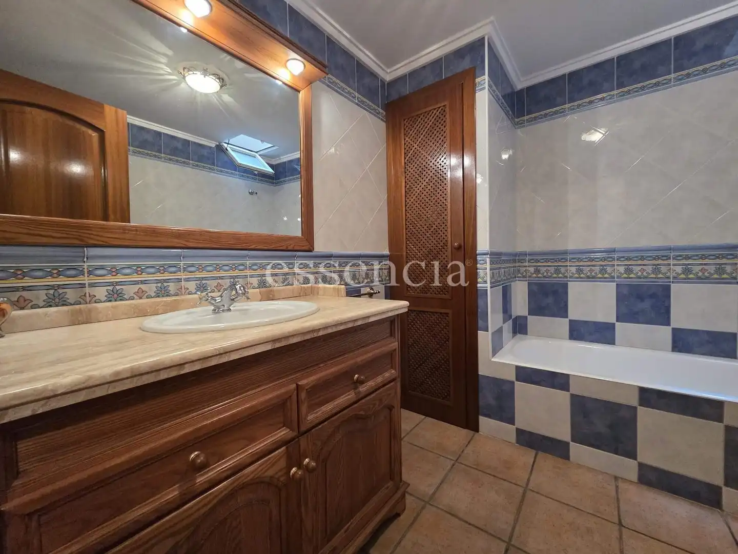 Bany de Casa o xalet en venda en Alfauir amb Aire condicionat, Jardí privat i Terrassa