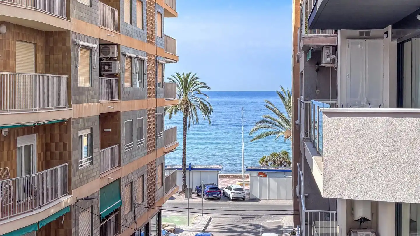 Außenansicht von Wohnungen zum Verkauf in Santa Pola mit Terrasse und Möbliert