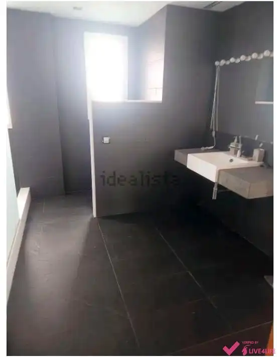 Badezimmer von Wohnung zur Miete in Valencia mit Klimaanlage, Terrasse und Möbliert