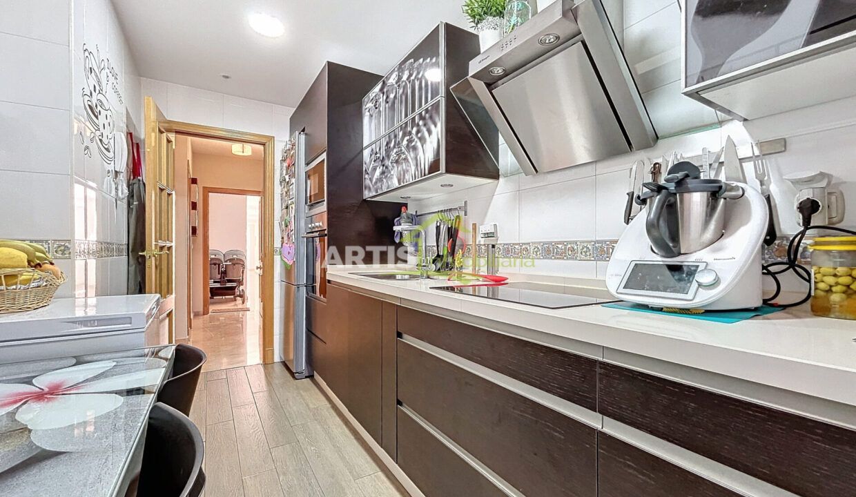 Kitchen of Flat for sale in Puente Genil  with Storage room