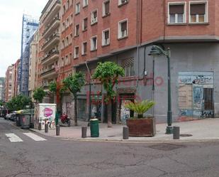 Vista exterior de Local en venda en Bilbao 