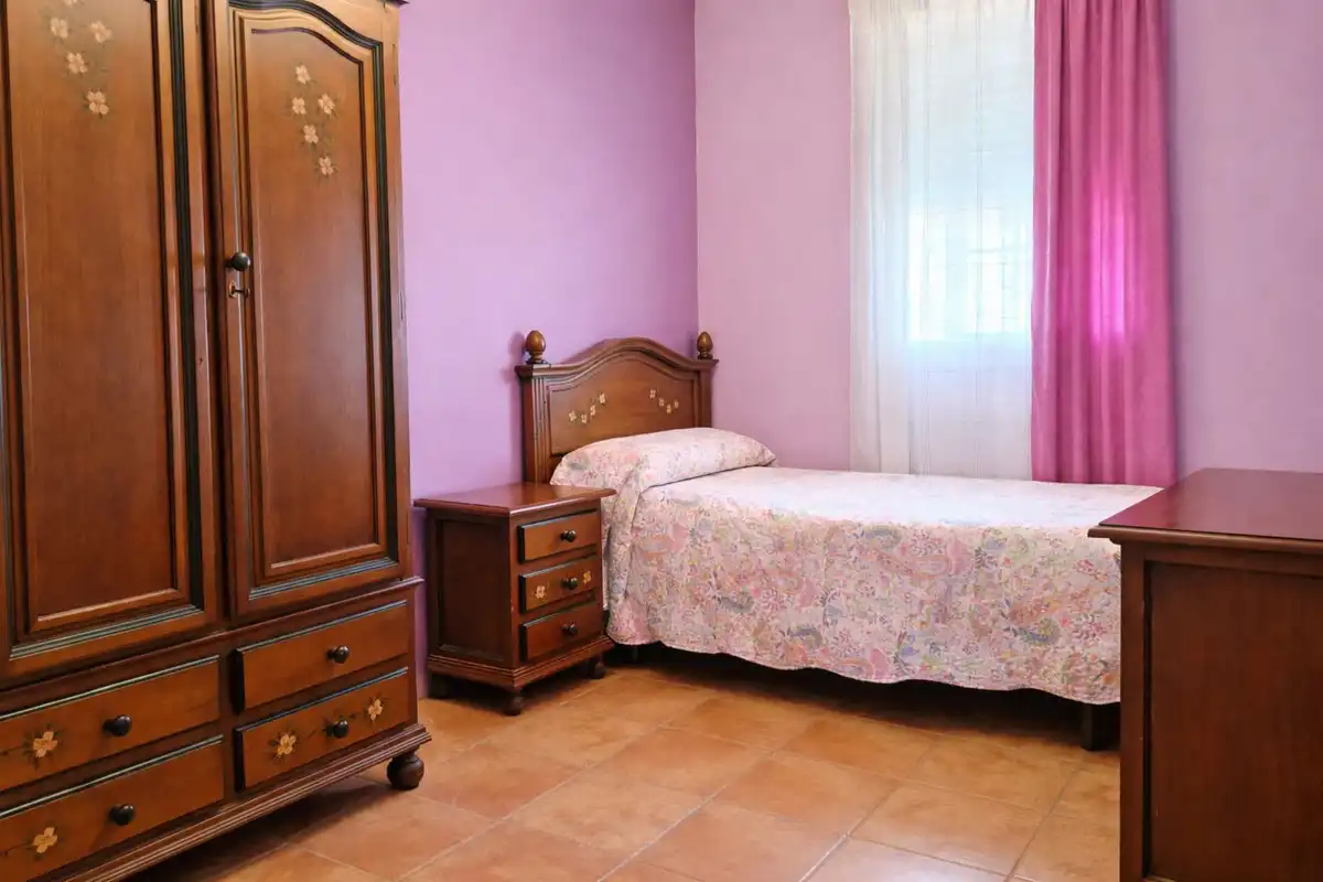 Dormitori de Casa adosada en venda en San Roque amb Aire condicionat, Jardí privat i Terrassa